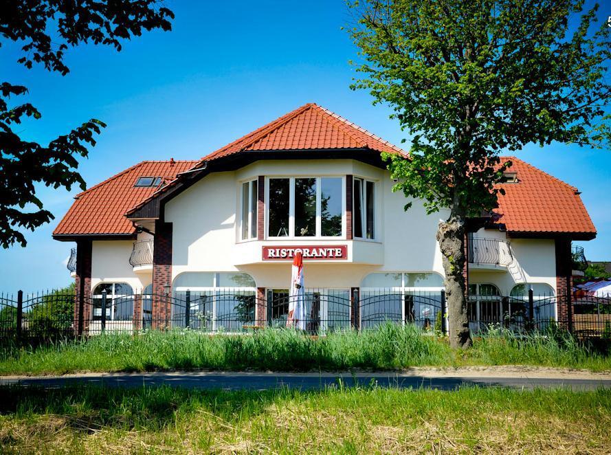 Rezydencja Lux Rewa Exterior photo
